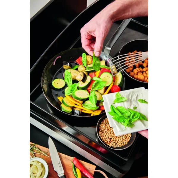 boutique en ligne france Poêle à Légumes Perforée Tôle Bleue Ø 28 Cm Outdoor De Buyer 5